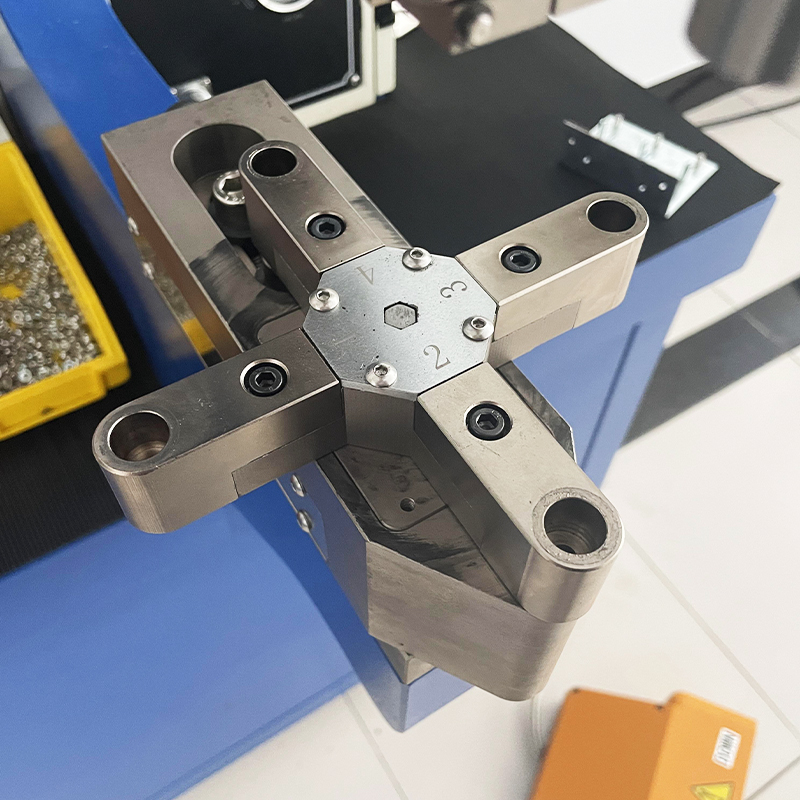 618MSPE 57KN MULTI LANGUATION AUTOMATIC FEEDER FEEDER FEEDERS PEM دستگاه پرچین